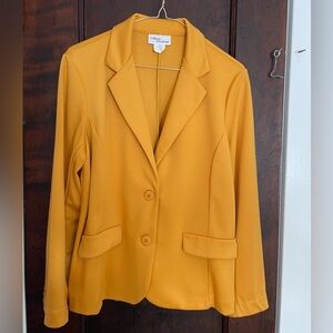 Women’s Yellow Allison Brittney Button up Blazer Size Large. Great Condition